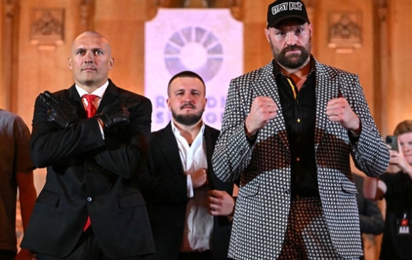 Засновник Matchroom Boxing назвав фаворита реваншу Усик - Ф'юрі